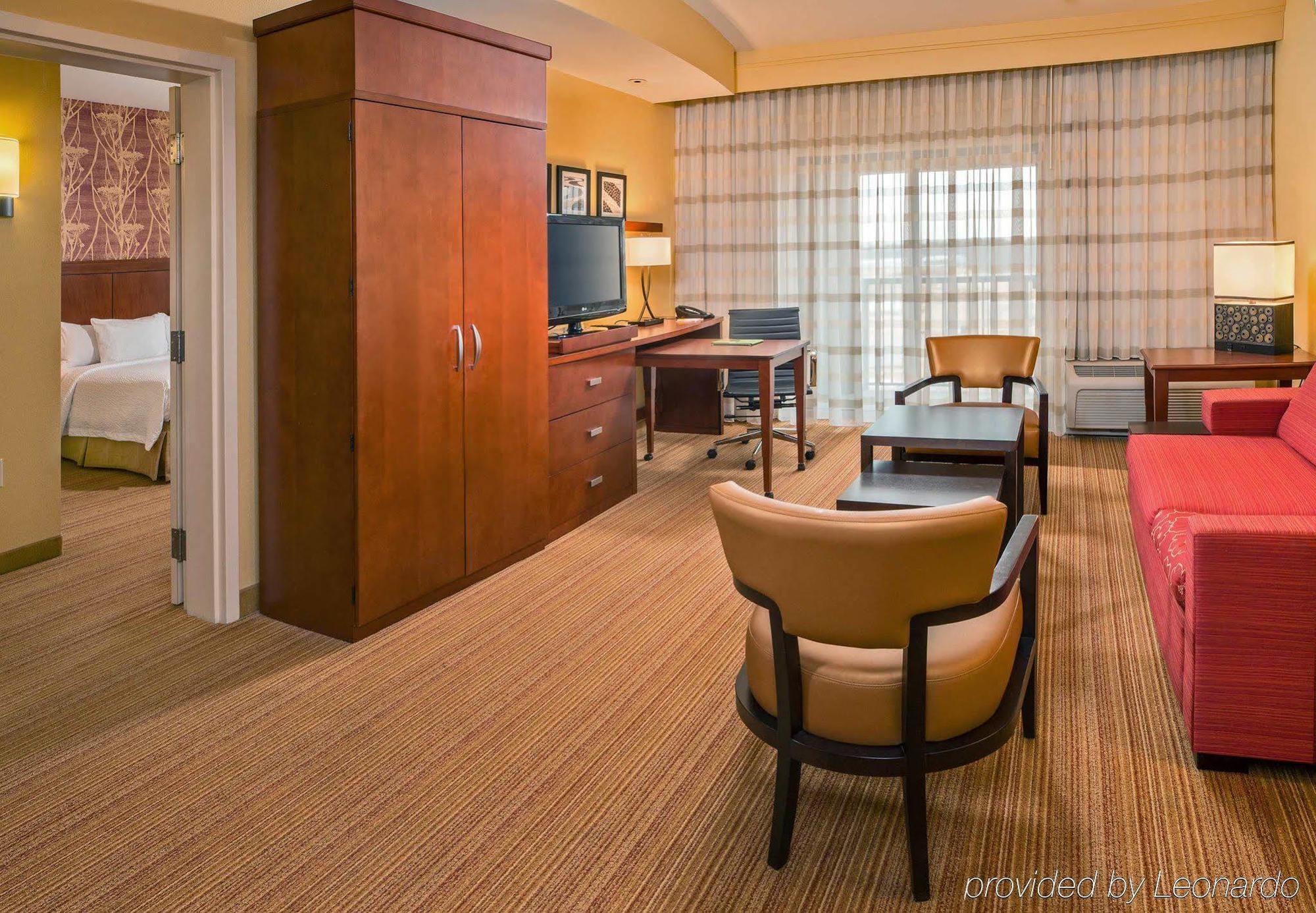 Courtyard Charlotte Concord Hotel Exterior photo