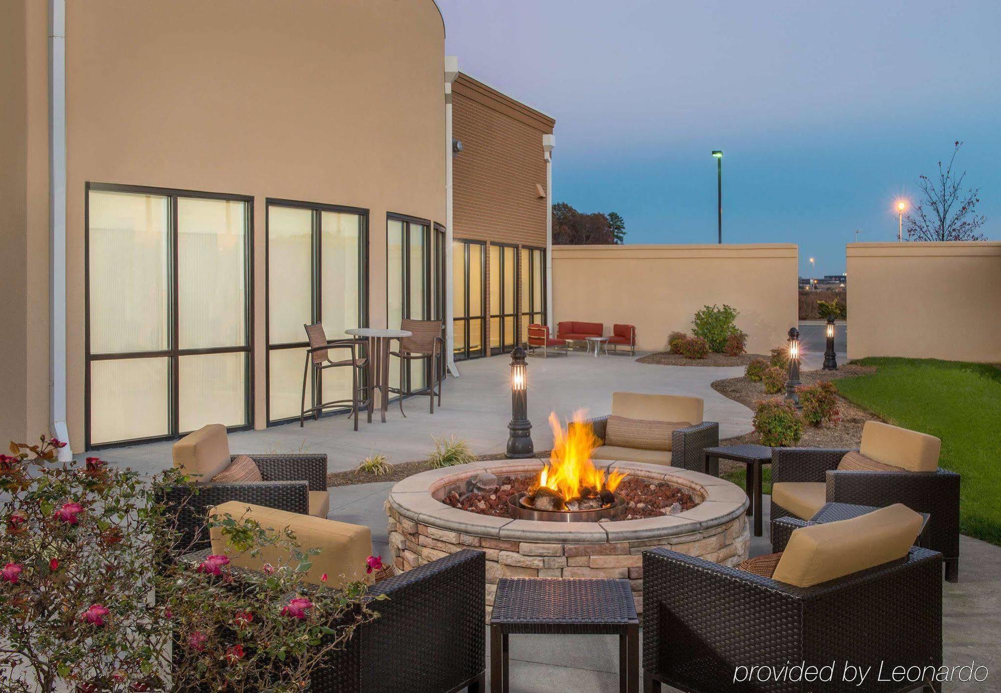 Courtyard Charlotte Concord Hotel Exterior photo